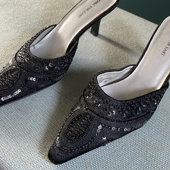 Vintage Elegant Black beaded  Mules with Kitten Heel - Picture 10 of 13